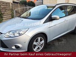 Grau Gebraucht 2013 Ford Focus Champions Edition Kombi | 3.550 € (Guter Preis)