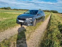Grau Gebraucht 2018 Kia Ceed Sportswagon Platinum Kombi | 14.495 € (Fairer Preis)