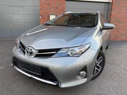 Grau Gebraucht 2015 Toyota Auris Sport Kombi | 9.790 € (Superpreis)