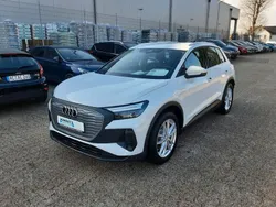 Weiß Gebraucht 2024 Audi Q4 e-tron Basis SUV | 41.990 € (Superpreis)
