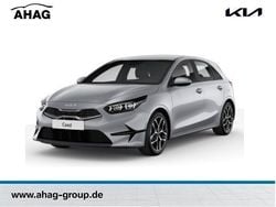 Silber Neu 2025 Kia Ceed Spirit Kleinwagen | 28.360 € (Etwas zu teuer)