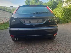 Blau Gebraucht 2006 Ford Focus Ambiente Kombi | 1.900 € (Guter Preis)