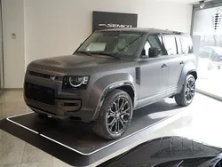 Grün Neu 2025 Land Rover Defender SUV | 232.050 €
