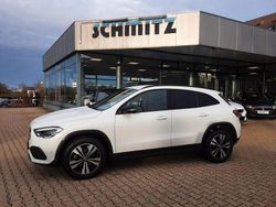 Weiß Gebraucht 2022 Mercedes GLA200 SUV | 31.990 € (Guter Preis)