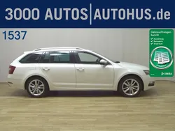 Weiss Gebraucht 2020 Skoda Octavia Premium Edition Kombi | 14.980 € (Fairer Preis)