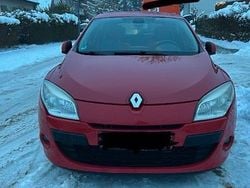 Rot Gebraucht 2010 Renault Mégane Limousine | 7.000 € (Teuer)