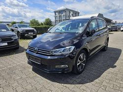 Deep black Gebraucht 2023 VW Touran Van / Kleinbus | 32.999 € (Teuer)