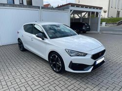 Weiß Gebraucht 2022 Cupra Leon Kombi | 24.800 € (Guter Preis)