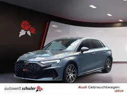 Kemoragrau metallic Gebraucht 2024 Audi RS3 Sportback Comfort Kleinwagen | 77.950 €