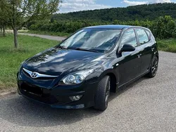 Schwarz Gebraucht 2011 Hyundai i30 Edition Kleinwagen | 3.990 € (Fairer Preis)