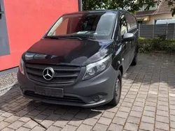 Schwarz Gebraucht 2017 Mercedes Vito Van / Kleinbus | 10.990 €