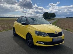 Gelb Gebraucht 2015 Skoda Fabia Kleinwagen | 9.800 € (Fairer Preis)