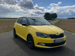 Gelb Gebraucht 2015 Skoda Fabia Kleinwagen | 10.990 € (Fairer Preis)