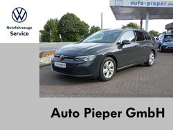 Uranograu Gebraucht 2022 VW Golf VIII Life Kombi | 19.451 € (Guter Preis)