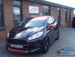 Schwarz Gebraucht 2015 Ford Fiesta Sport Limousine | 8.985 € (Fairer Preis)