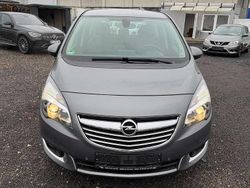 Grau Gebraucht 2015 Opel Meriva Innovation Van / Kleinbus | 5.999 € (Fairer Preis)
