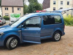 Blau Gebraucht 2018 VW Caddy Comfortline Van / Kleinbus | 13.900 € (Fairer Preis)