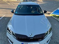Grau Gebraucht 2018 Skoda Octavia RS Kombi | 21.200 € (Fairer Preis)