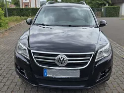 Schwarz Gebraucht 2011 VW Tiguan Sportline SUV | 10.555 € (Etwas zu teuer)