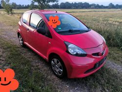 Rot Gebraucht 2008 Toyota Aygo Kleinwagen | 1.250 € (Fairer Preis)