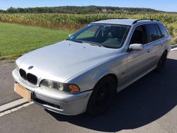 Silber Gebraucht 2003 BMW 525 Kombi | 1.900 €