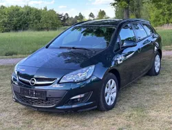 Grün Gebraucht 2016 Opel Astra Style Kombi | 5.990 € (Fairer Preis)