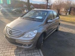 Grau Gebraucht 2005 Mercedes 200 Limousine | 4.499 € (Superpreis)