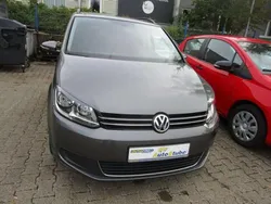 Grau met. Gebraucht 2014 VW Touran Comfortline Van / Kleinbus | 8.390 € (Guter Preis)
