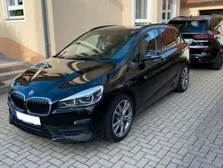 Schwarz Gebraucht 2019 BMW 225 Active Tourer iPerformance Van / Kleinbus | 15.800 € (Guter Preis)