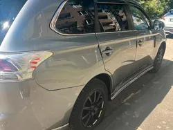 Grau Gebraucht 2013 Mitsubishi Outlander Top SUV | 9.500 € (Etwas zu teuer)