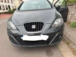 Grau Gebraucht 2010 Seat Altea Van / Kleinbus | 2.400 € (Superpreis)
