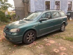 Grün Gebraucht 2003 Opel Astra Kombi | 900 €