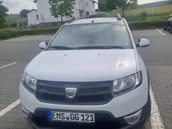 Weiß Gebraucht 2014 Dacia Sandero Stepway Kleinwagen | 3.500 € (Fairer Preis)