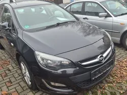 Schwarz Gebraucht 2013 Opel Astra Kombi | 3.200 € (Superpreis)