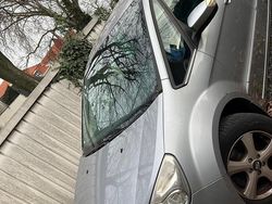 Grau Gebraucht 2006 Ford Galaxy Ghia Van / Kleinbus | 2.000 €