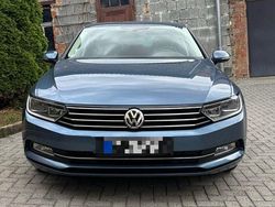 Blau Gebraucht 2016 VW Passat Comfortline Limousine | 15.200 € (Teuer)