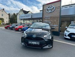 Schwarz Gebraucht 2022 Toyota Yaris Hybrid Business Edition Limousine | 18.990 € (Fairer Preis)