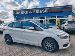 Weiß Gebraucht 2016 BMW 218 Active Tourer Advantage Van / Kleinbus | 13.499 € (Fairer Preis)