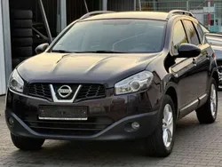 Weinrot. Gebraucht 2011 Nissan Qashqai +2 I-Way SUV | 4.999 € (Guter Preis)