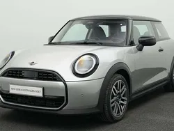 Grau Gebraucht 2024 Mini Cooper Kleinwagen | 24.708 € (Guter Preis)