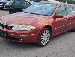 Rot Gebraucht 2002 Renault Laguna II Limousine | 700 € (Guter Preis)