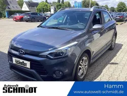 Grau Gebraucht 2020 Hyundai i20 Active Limousine | 19.770 €