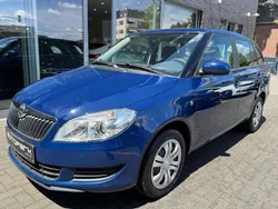 Blau Gebraucht 2014 Skoda Fabia Ambition Kombi | 9.450 € (Guter Preis)