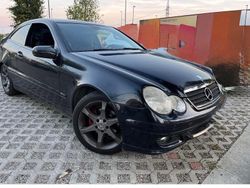 Schwarz Gebraucht 2007 Mercedes C220 Classic Coupé | 5.999 €