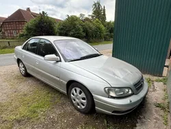 Silber Gebraucht 2002 Opel Omega Design Edition Limousine | 1.500 € (Fairer Preis)