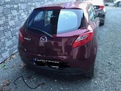 Rot Gebraucht 2012 Mazda 2 Limousine | 4.600 € (Fairer Preis)