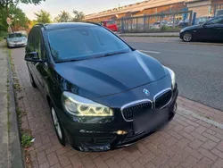 Schwarz Gebraucht 2016 BMW 218 Comfort Edition Van / Kleinbus | 12.500 € (Superpreis)