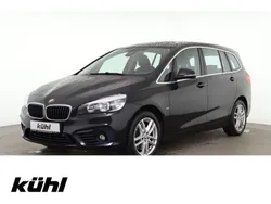 Black sapphire metallic Gebraucht 2016 BMW 220 Gran Tourer Sport Line Van / Kleinbus | 14.980 € (Superpreis)