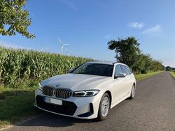 Weiß Gebraucht 2023 BMW 320 M Sport Kombi | 34.999 € (Guter Preis)