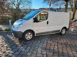 Weiß Gebraucht 2010 Renault Trafic Van / Kleinbus | 5.150 € (Guter Preis)